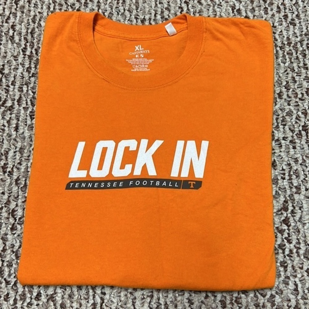 Castaways University of Tennessee Volunteers Football Lock In Graphic T-Shirt XL